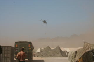 INTERNASJONAL OPERASJON: Som yrkessoldat ble Thomas Olsen beordret til � v�re med p� milit�r�velsen i Afrika. Foto: Privat