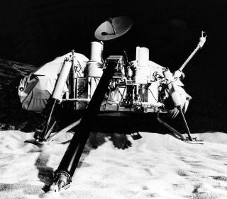 KNUST: Viking 1 hadde den tidligere overlevelsesrekorden p� Mars. Den d�de i 1982 grunnet menneskelig svikt. Foto: AP Photo/SCANPIX
