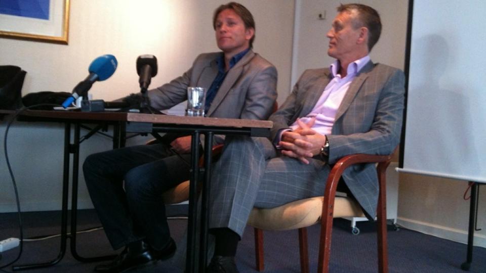 TOK FARVEL: Steinar Nilsen holdt pressekonferanse kl. 12 i dag, med advokat Torgeir Knutsen ved sin side. MMS-foto: Tom Farmen Nerli