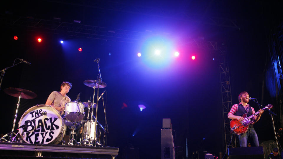 POWERDUO: Patrick Carney (t.v) og Dan Auerbach i The Black Keys. Foto: Jason DeCrow/AP/Scanpix