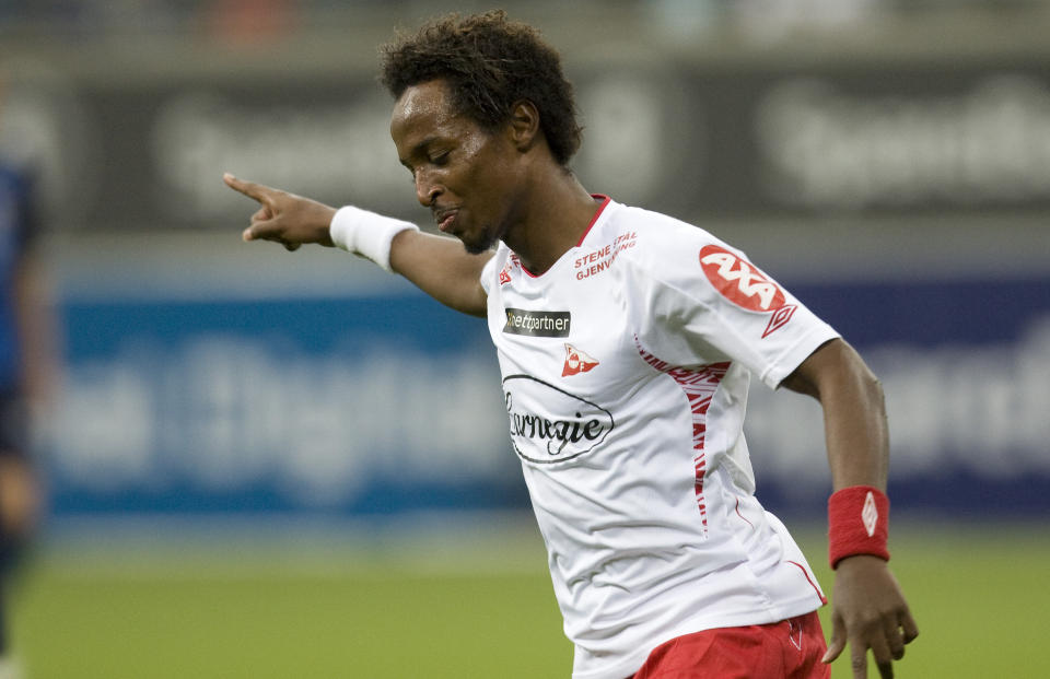 SCORET F�RST: Amin Askar scoret det f�rste av Fredrikstads tre m�l mot Bryne. Foto: Terje Bendiksby / Scanpix