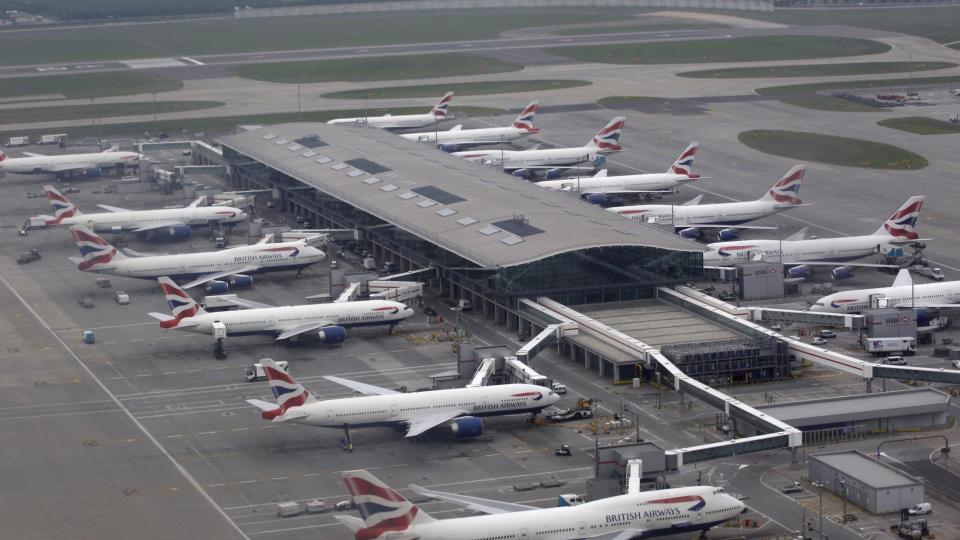 INNSTILLINGER: Heathrow blir rammet av streiken. Dette bildet er fra 20. mai i �r. Foto: AP / Odd Andersen