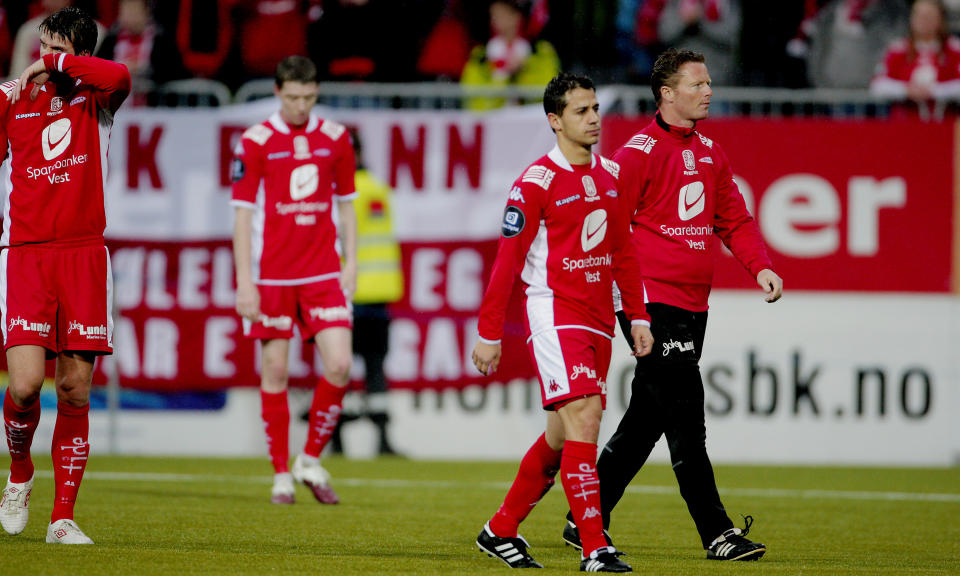 TIL SOMMEREN: Brann-ledelsen hevder spillerne er forn�yde med � ha Rune Skarsfjord som sjef fram til sommerpausen. Her etter tapet for H�nefoss i g�r.
Foto: Stian Lysberg Solum / SCANPIX