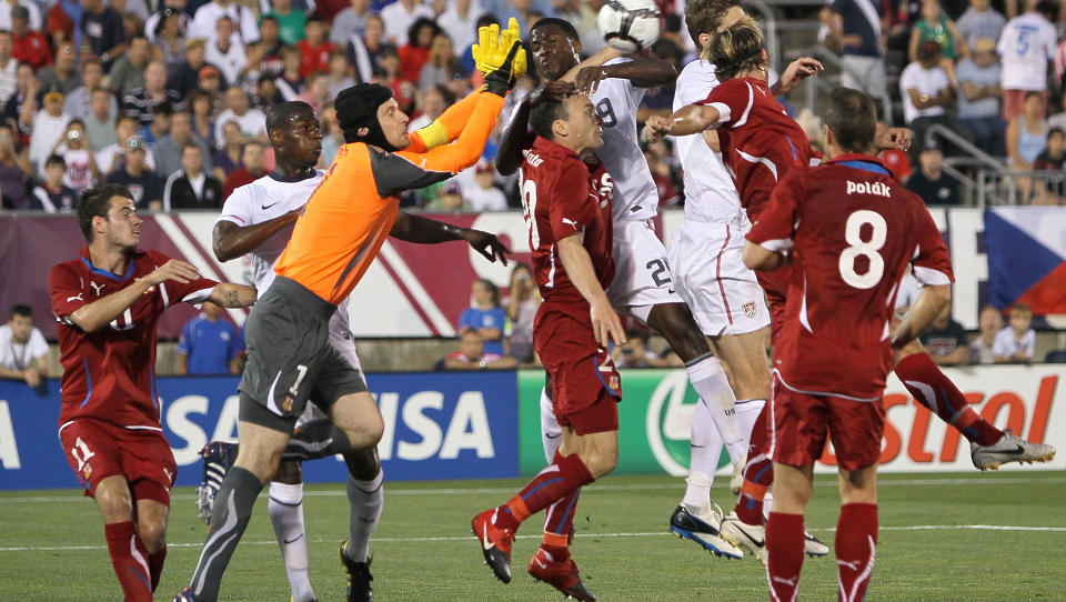 TSJEKKISK TRIUMF: Tsjekkias keeper Petr Cech og lagkameratene vant 4-2 borte mot VM-klare amerikanere. Foto: Jim Rogash, AFP/Scanpix