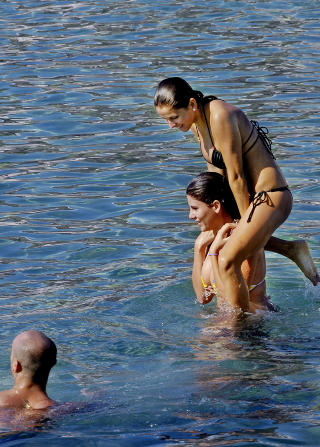 GRAN CANARIA: Ogs� til Gran Canaria er det billige charterreiser akkurat n�. Her fra den popul�re Puerto-Ricostranden. Foto: John Terje Pedersen