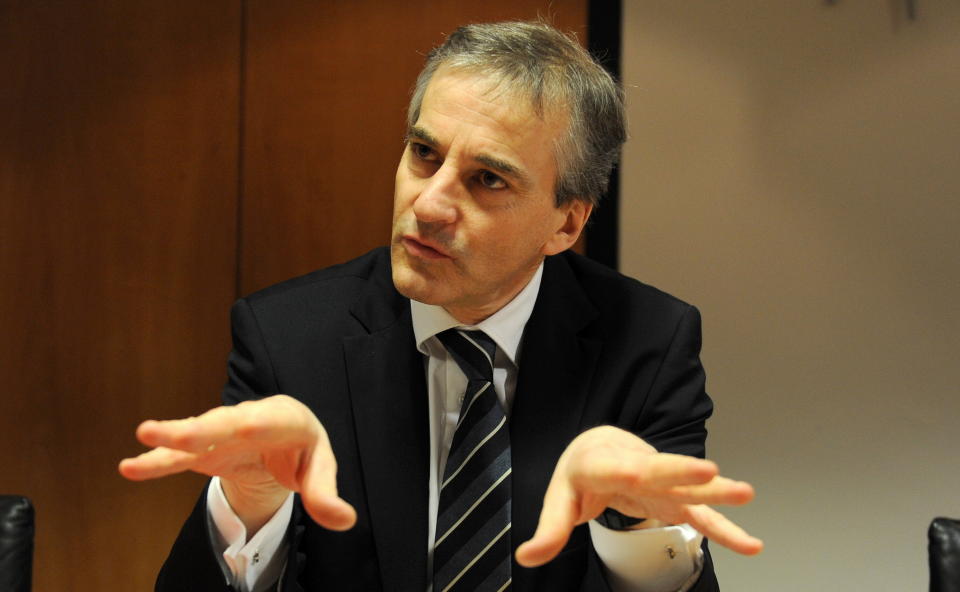 EKSPERT: Utenriksministeren viste seg � v�re ekspert p�  gavetepper.