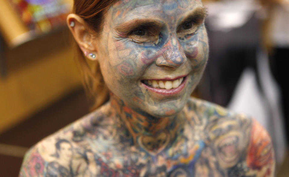 95 PROSENT: Julia Gnuse har tatovert 95 prosent av kroppen sin. Foto: SETH WENIG/AP