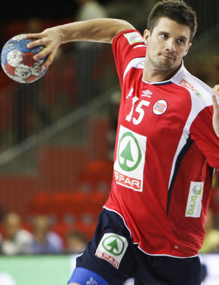 Kjelling utsetter operasjon til etter VM