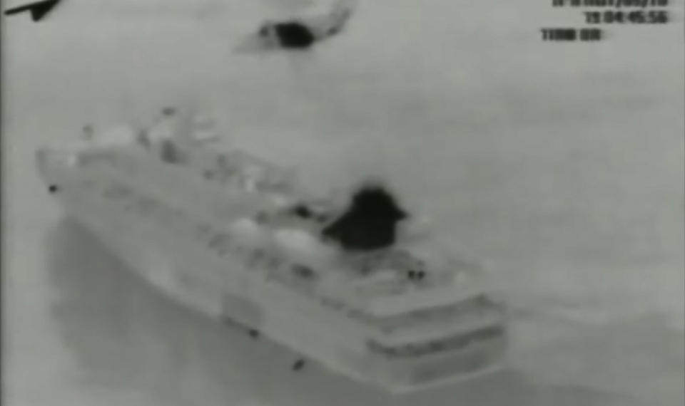 ISRAELSK KNESSET-MEDLEM VAR OM BORD: Mandag aksjonerte israelske kommandosoldater mot Mavi Marmara. Da var den israelskarabiske parlamentarikeren Hanin Zuabi var om bord. N� vil innenriksministeren ta fra henne statsborgerskapet. Foto: AP Photo/Israel Defence Force/Scanpix