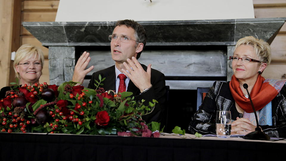 R�DGR�NN DEBATT: Partiene som vant siste valg m� v�ge � tenke nytt, mener kronikkforfatterne. I det nye diskusjonsforumet som lanseres p� Litteraturhuset i dag, er tema �Fra svart olje�konomi til gr�nn kunnskaps�konomi.�  I panelet sitter blant annet Kristin Halvorsen, Trond Giske, Ole Petter Ottersen og Victor Norman.
Foto: Jacques Hvistendahl