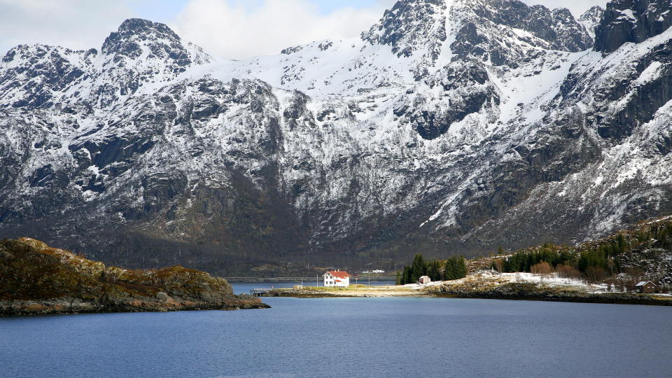 RIKT OG LYKKELIG? Mens noen bruker Norges velstand som et argument mot EU, bruker andre Norge som argument for likhet og fordelig av godene. Kanskje ingen av dem har rett,  skriver Garton Ash.