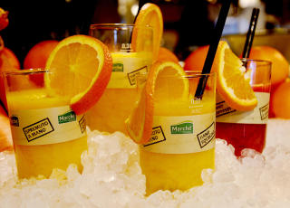  FERSKPRESSET:  Ferskpresset juice st�r alltid p� bordet. Foto: John Terje Pedersen
