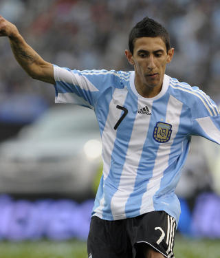 IKKE MYE D�RLIGERE ENN MESSI: Angel di Maria vil vise verden at det ikke bare er Lionel Messi som kan drible. Foto: AFP