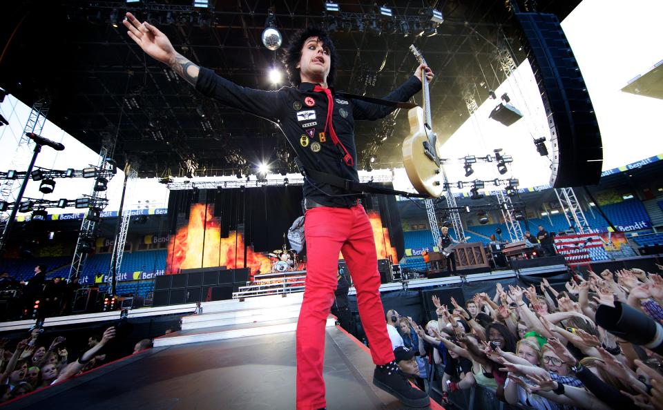 PERFEKSJONERT PUNKESIRKUS: Green Day er p� mange m�ter musikkens svar p� Peter Pan; ungdommen kommer de aldri til � gi slipp p�. Foto: Eirik H. Urke