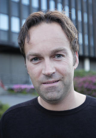IKKE IMPONERT: Henrik Christie, grunnlegger av Facebook-gruppa Bedre rettsvern for dyr, mener henleggelsen av saken er nok et uttrykk for dyrs d�rlige rettsvern i Norge. Foto: JON TERJE H. HANSEN/DAGBLADET