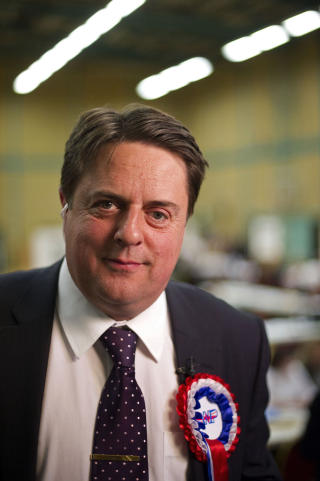 FIKK IKKE DET ETTERLENGTEDE SETET: Lederen for det h�yrepopulistiske British National Party Nick Griffin n�dde ikke opp i valget i Storbritannia i mai. Han kom bare p� tredjeplass i sitt distrikt, sl�tt med 18 000 stemmer av vinneren. N� skal partiet legge om strategien. Foto: AFP PHOTO/Carl Court/FILES