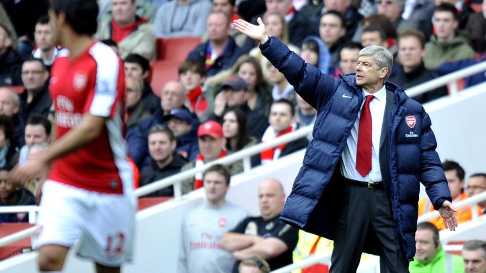 SATSER P� TALENTER: Arsene Wenger er kjent for � satse p� ungdommen p� A-laget. N� har klubben gitt en nordmann proffkontrakt. Foto: EPA/ANDY RAIN