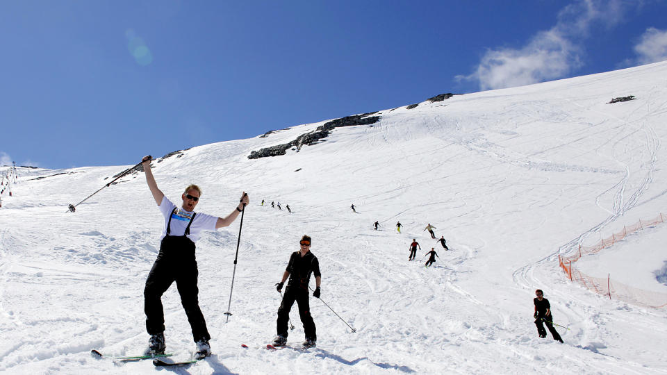 GLEDE: Magne Brekke jubler i front for �Akerselva ski og beks�m�. Alle foto: Ole C. H. Thomassen