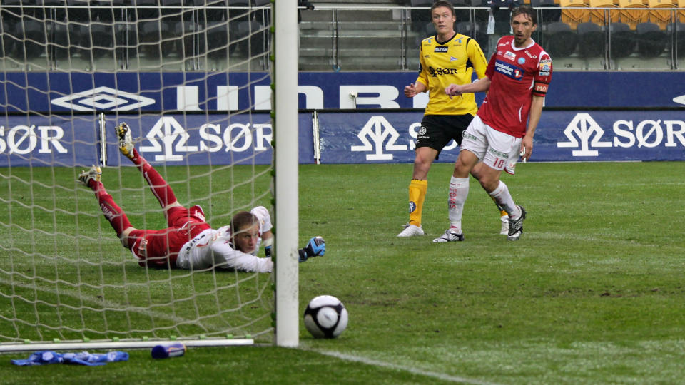 UTLEID TIL KIL: Tobias Holmen Johansen, her for Kongsvinger, m� lete etter en ny klubb framover. I dag ble han frigitt av Manchester City. Tor Erik Schr�der / Scanpix