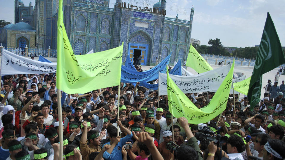 DEMONSTRASJON: Hundrevis demonstrerte mot evangelisering i Afghanistan i dag. Foto: AP