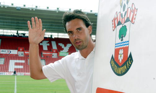 KLUBBLEGENDE: Claus Lundekvam var i Southampton i 12 år, og ble takket med en testimonialkamp da han ga seg for to år siden. Etterpå opplevde han et tomrom, som han fylte med rus. Foto: Keith Hammett, Dagbladet KLUBBLEGENDE: Claus Lundekvam var i Southampton i 12 år, og ble takket med en testimonialkamp da han ga seg for to år siden. Etterpå opplevde han et tomrom, som han fylte med rus. Foto: Keith Hammett, Dagbladet