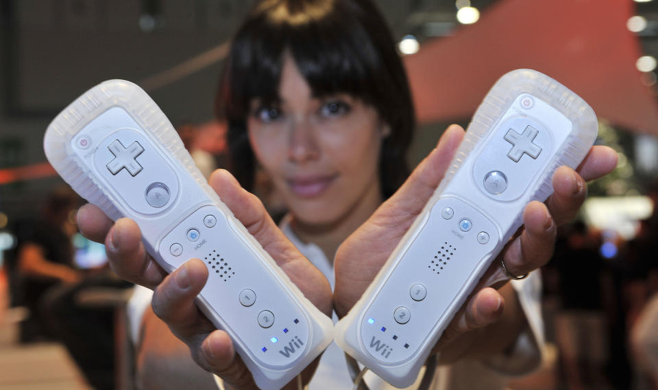 ET �DELAGT MARKED: Det hevdes at piratkopier og d�rlig spillkvalitet �delegger markedet for tredjeparts Nintendo-spill. Foto: AFP PHOTO DDP /LENNART PREISS/SCANPIX