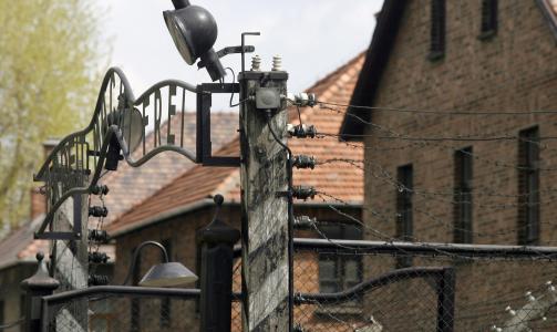 SKILTET STJ�LET RETT F�R JUL: I Polen sitter en svensk mangemillion�r fengslet. Foto: EPA/ANDRZEJ GRYGIEL