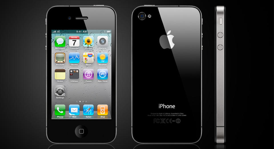 BEST I KLASSEN: Det mener et klart flertall av anmeldere som har testet Apples iPhone 4 f�r den kommer i salg i morgen. Foto: APPLE