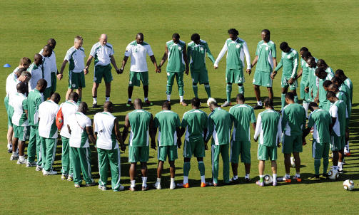 BARE UTENLANDSPROFFER: Ingen av de 23 spillerne i Lars Lagerb�cks nigerianske VM-tropp spiller i hjemlig serie. Foto: Javier Sorano, AFP/Scanpix