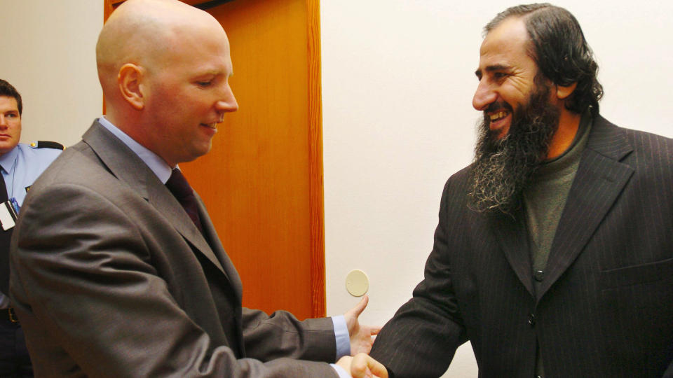 - VANSKELIG: Brynjar Meling sier mullah Krekar har hatt det vanskelig de siste �tte �rene. Foto: Scanpix