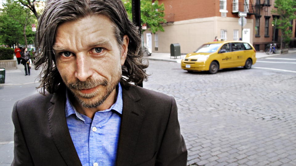 FIKK ADVOKATHJELP: Karl Ove Knausg�rd fikk advokathjelp for � holde ham p� rett side av loven i �Min kamp. Femte bok�, som kom i butikkene i dag. Foto:  Randi Fuglehaug