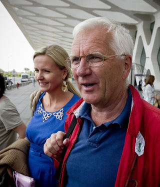 LITE SNAKKESALIG: Trygve Hegnar var ogs� blant gjestene, men var ikke s�rlig lysten p� � snakke med journalistene p� flyplassen.