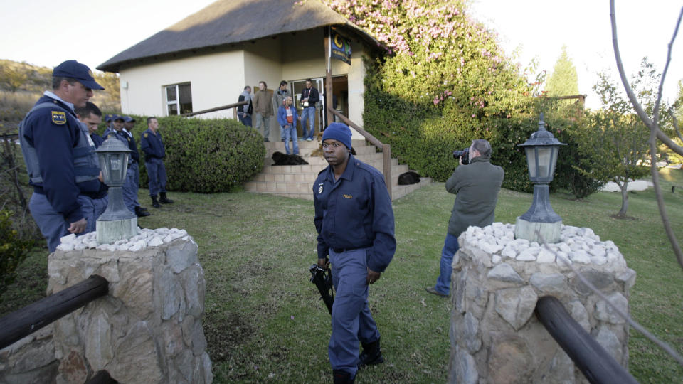 15 �R: Nutbush Loma Lodge hotell, der spanske og portugisiske VM-journalister ble utsatt for v�pnet ran onsdag. Ranerne er allerede funnet, stilt for retten og d�mt til 15 �rs fengsel. Foto: SCANPIX/AFP