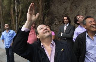 SLAPP UT I MAI: Oswaldo Alavarez Paz, tidligere presidentkandidat og guvern�r, st�r fortsatt tiltalt for forn�rmende uttalelser. Han sa p� TV at Venezuela er blitt et himmelrike for dopsmuglere. Foto: AP/Leonardo Ramirez