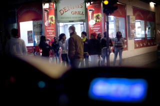 NY KUNNSKAP: Lite er gjort n�r det gjelder menn og sexsalg. Hverken forskere eller hjelpeapparatet har oversikt over dette markdet. Dette bildet viser prostituerte i Oslo sentrum. Foto : Bj�rn Langsem / DAGBLADET