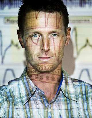ETTERLYSER KUNNSKAP: Psykolog og s�vnforsker B�rge Sivertsen hevder fastleger ofte mangler kunnskap om insomni og dermed altfor lett skriver ut innsovningsmedisiner, i stedet for � gi pasientene enkle, men effektive selvhjelpsr�d. Foto: BO MATHISEN