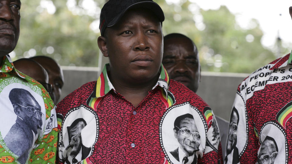 DET KRAKILSKE BARNET: Leiar i ANCs ungdomsliga, Julius Malema, er ein av populistane som nyttar militarismen fr� 1980-�ra som brekkstong for � oppn� st�rst mogleg personleg akkumulasjon av luksusgode, skriv God� Andersen. Foto: Reuters/Scanpix