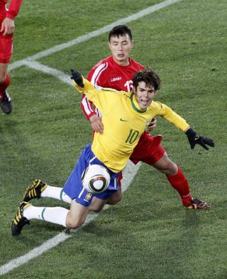 LYKTES MED LITE: Kak� glitret ikke i �pningskampen. Foto: REUTERS/Kim Kyung-Hoon