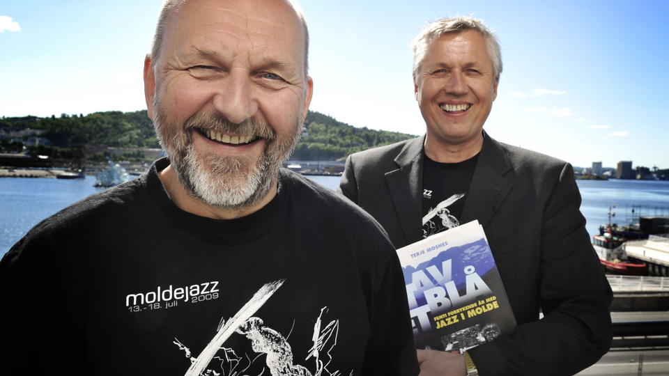 JAZZVETERANER: Dagbladets journalist Terje Mosnes (t.v.) og fotograf Vidar Ruud har til sammen 60 �rs erfaring fra Moldejazz. N� har de laget jubileumsbok sammen. Foto: Hans Arne Vedlog