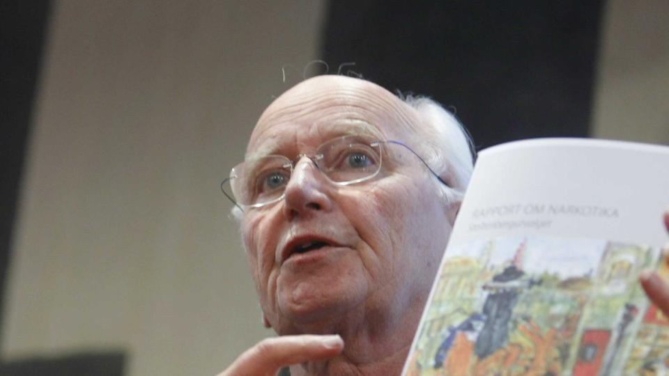 LEDER UTVALGET: Thorvald Stoltenberg leder Stoltenbergutvalget som legger fram en rapport om hjelpetilbud til narkomane. Foto: Bj�rn Langsem