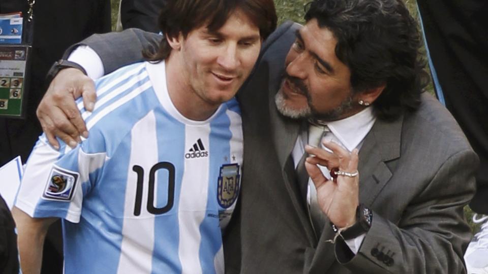  Diego Maradona r�r over det st�rste offensive stjernegalleriet i VM, noe han s� langt har disponert meget godt, skriver Esten O. S�ther.Foto: SCANPIX/REUTERS/Amr Abdallah Dalsh
