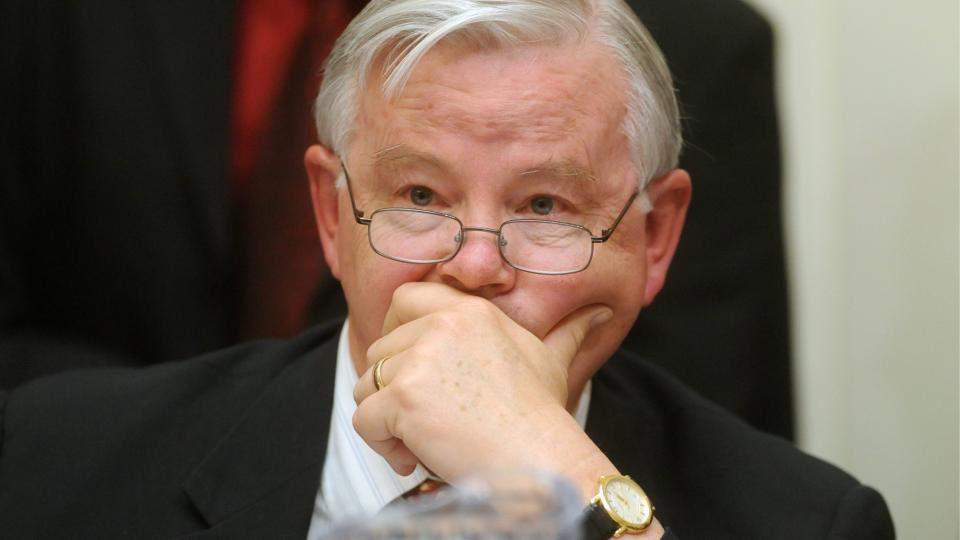 FLAUSE: Joe Barton f�r selv gigantsummer fra oljeindustrien - og beklaget til BP p� lufta. Foto: EPA/Michael Reynolds/Scanpix