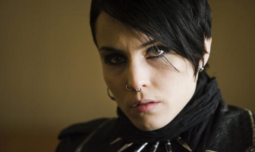 SLIK VI KJENNER HENNE BEST: Noomi Rapace i rollen som Lisbeth Salander. Foto: Filmweb