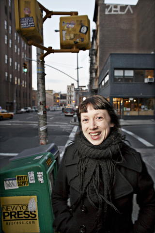 ANTIRUTINE: Mange av de viktige tingene drukner litt n�r man blir for vant med ting, sier Hanne om det � stadig v�re p� flyttefot. N� bor hun i New York. Foto: Sveinung Uddu Ystad / Dagbladet