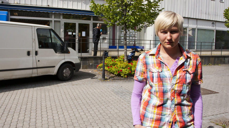 S� RANEREN: Lena Weber s� raneren etter ranet. If�lge henne hadde han p� seg en sekk og en stor strikkelue. Foto: Per Fl�the