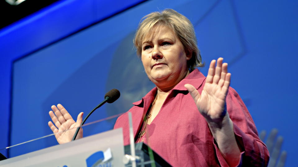  L�FT. H�yre Leder Erna Solberg vil ha et l�ft for spr�kfagene i skolen.  
Foto: Lars Eivind Bones / Dagbladet