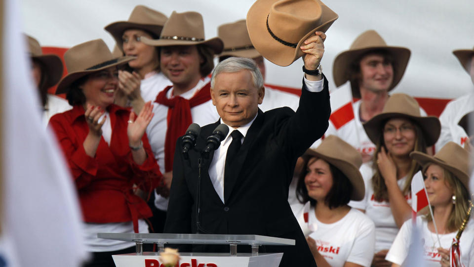 UTFORDRER: Jaroslaw Kaczynski, tvillingbror av den avd�de presidenten, holdt sin valgkampinnspurt i Gdansk i g�r. Foto: REUTERS/Peter Andrews/SCANPIX