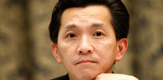 FORESL�R HARI-KIRI: - I asiatisk kultur gj�r vi ting litt annerledes. Under Samurai-tida ville man bare gitt han en kniv og bedt ham beg� Hari-Kiri, sa republikaneren Joseph Cao fra Vietnam tidligere denne uka. Foto: Alex Wong/Getty Images/AFP