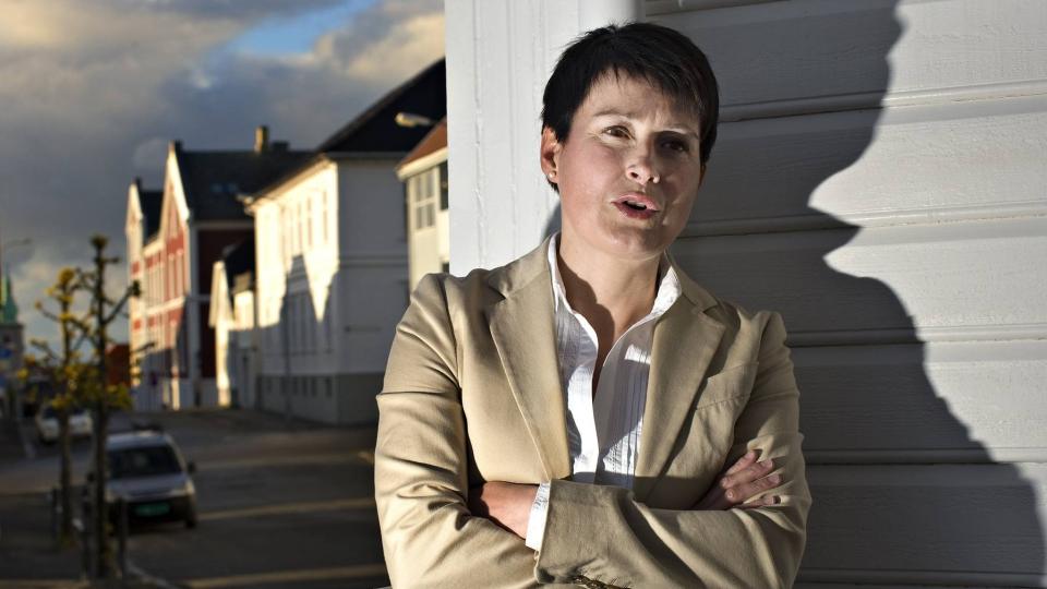 SKAL SETTE OPP REGNSKAPET P� NYTT: Advokat Ingrid Bergum leder Fordelingsutvalget i Barne- og likestillingsdepartementet (BLD). Som leder for granskingen av SOS Rasisme mener hun utfallet kan bli en politianmeldelse av organisasjonen. Foto: Marie von Krogh