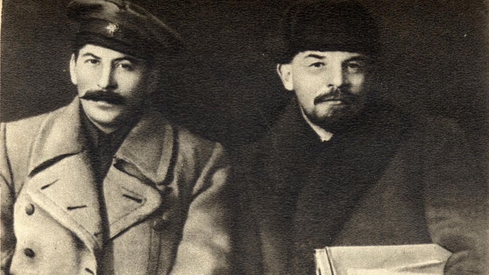BLE KOMMIS�R FOR NASJONALE SP�RSM�L: Stalin jobbet med de etniske minoritetene i Sovjetunionen fram til han tok over som generalsekret�r i Kommunistpartiet da Lenin ble syk i 1922. Foto: WIKIMEDIA